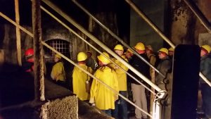 Führung durch den Lavakeller von Mendig. Ein erkalteter Basaltlava-Strom